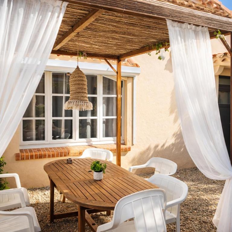 Maison - Plage de la Nartelle - Piscine partagée - Parking - BBQ - calme & détente au Rêve D'Azur- Check-in 20h maximum - Maison de Vacances - 5