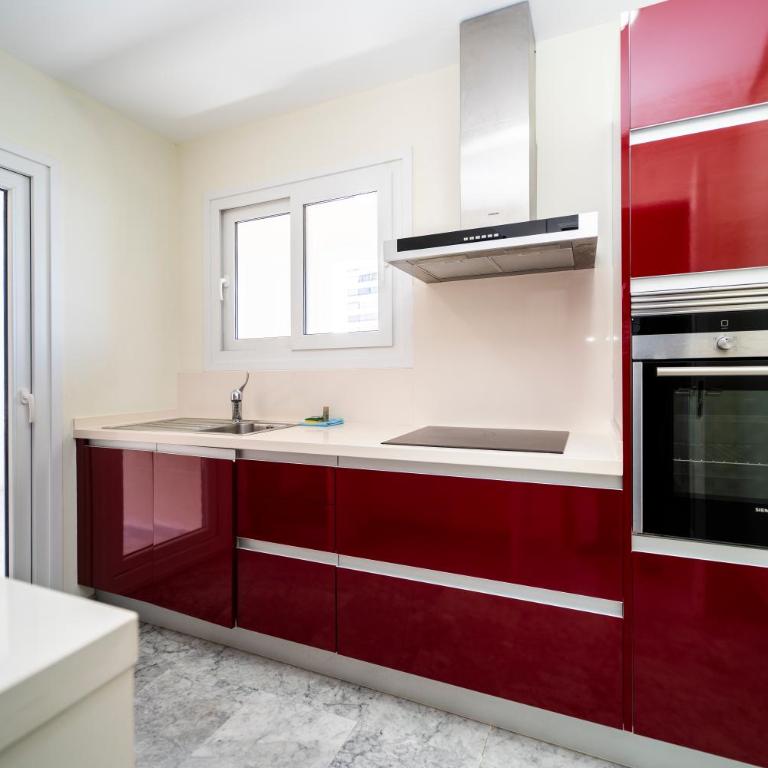 Amazing Seaview 2BR Apartment in Benidorm - Two-Bedroom Apartment - 14
