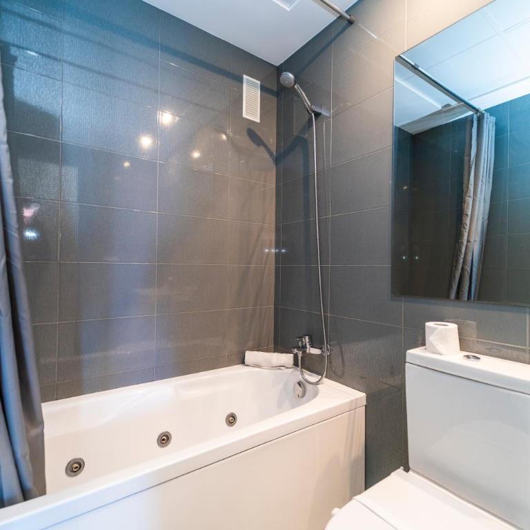 Amazing Seaview 2BR Apartment in Benidorm - Two-Bedroom Apartment - 15