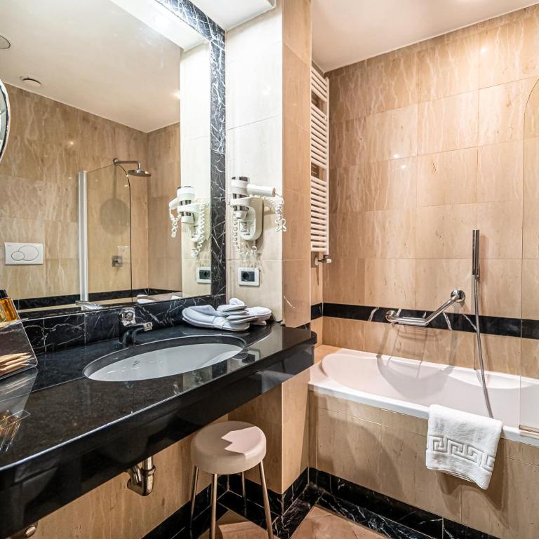 Cardinal Hotel St. Peter - Quadruple Room - 2