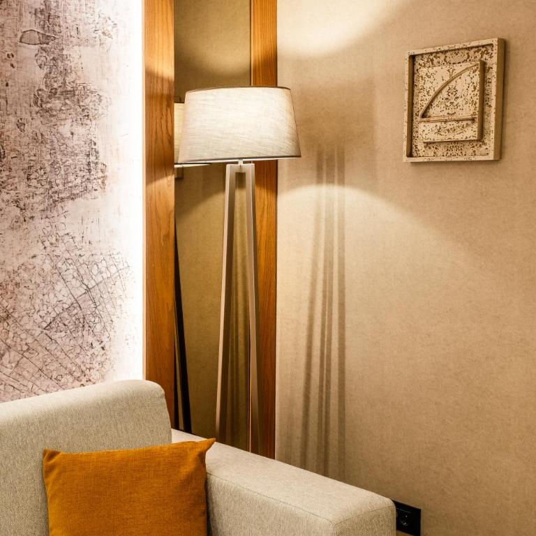 Boutique Hotel Villa Royal - One-Bedroom Apartment with Balcony and Sea View - 7