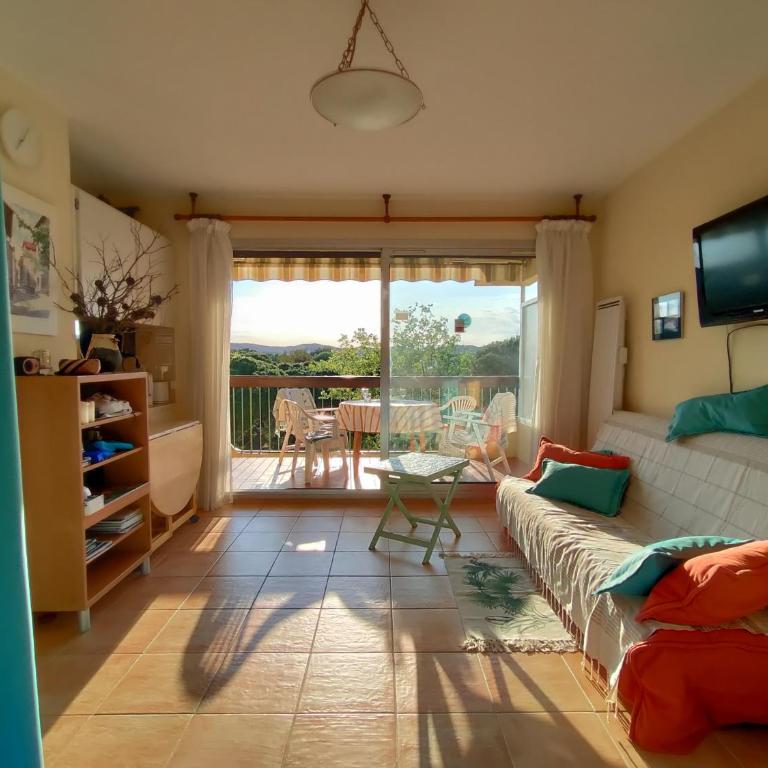 JOLI STUDIO avec terrasse et garage, Vue sur collines - Appartamento con 1 Camera da Letto - 1
