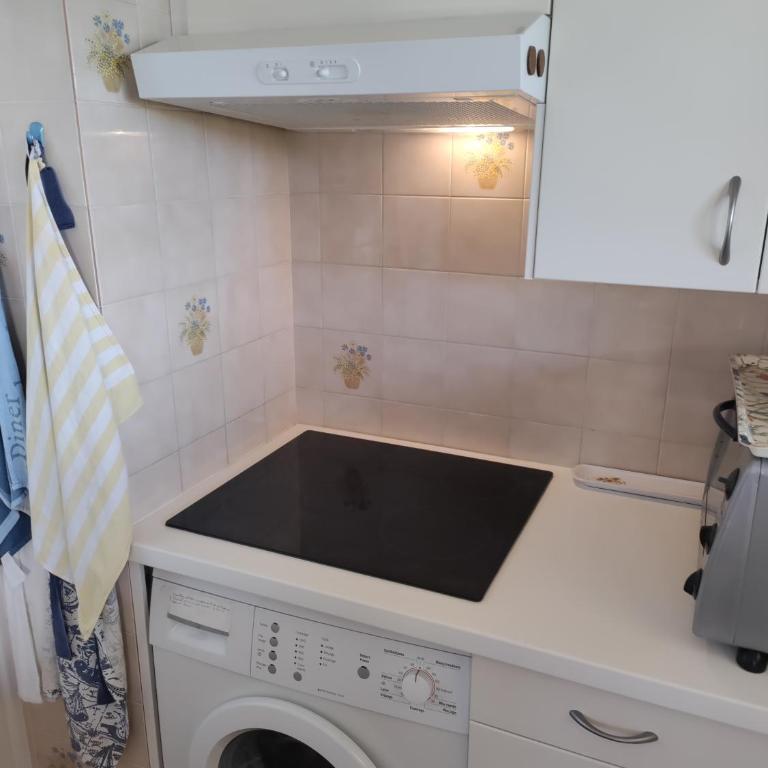 JOLI STUDIO avec terrasse et garage, Vue sur collines - Appartamento con 1 Camera da Letto - 5