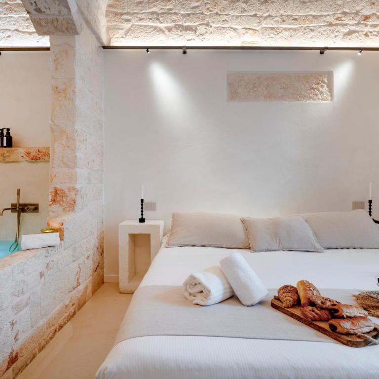 BORGANTHIA - IL CHIOSTRO DEI MEDICI - King Room with Bath Tub - 2