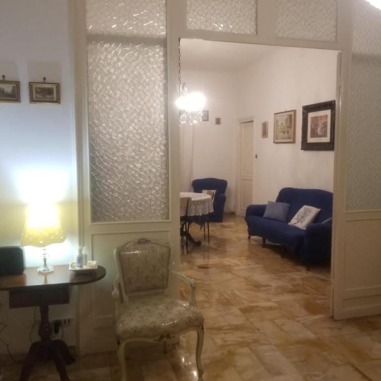 Casa Blu House nel cuore di Genova-A due passi dal mare - Three-Bedroom Standard Apartment - 10