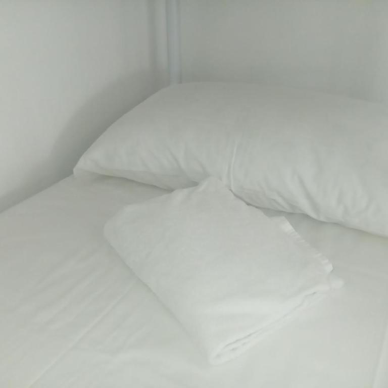 Sunset hostel Palermo - Dormitorio Femminile con 8 Letti - 6
