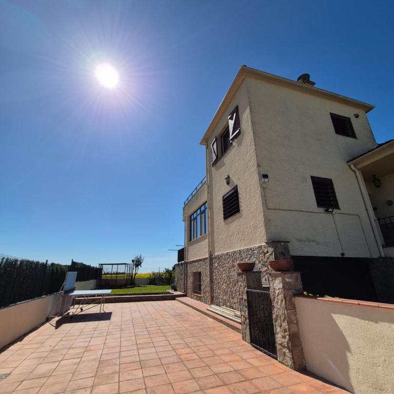 Casa fantástica en zona tranquila Un alojamiento para todos Nuestra casa es perfecta tanto para familias y amigos que buscan descanso, como para ciclistas que desean explorar la zona Para ciclistas ofrecemos un espacio seguro para guardar bicicle - Casa de 5 dormitorios - 15
