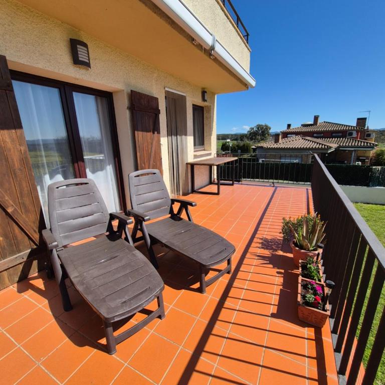 Casa fantástica en zona tranquila Un alojamiento para todos Nuestra casa es perfecta tanto para familias y amigos que buscan descanso, como para ciclistas que desean explorar la zona Para ciclistas ofrecemos un espacio seguro para guardar bicicle - Casa de 5 dormitorios - 11