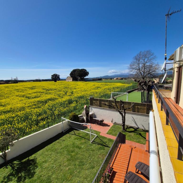 Casa fantástica en zona tranquila Un alojamiento para todos Nuestra casa es perfecta tanto para familias y amigos que buscan descanso, como para ciclistas que desean explorar la zona Para ciclistas ofrecemos un espacio seguro para guardar bicicle - Casa de 5 dormitorios - 9