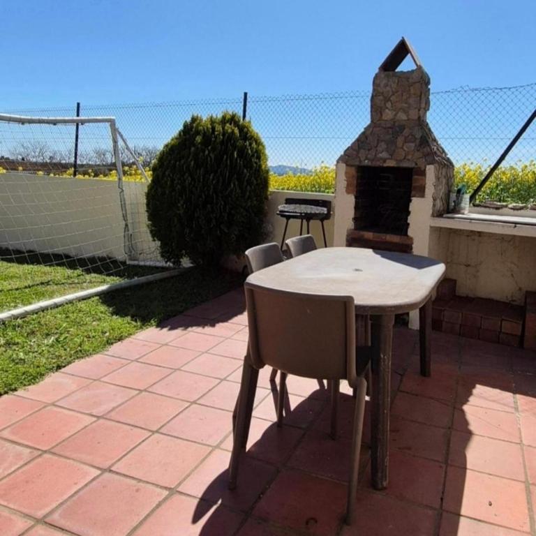 Casa fantástica en zona tranquila Un alojamiento para todos Nuestra casa es perfecta tanto para familias y amigos que buscan descanso, como para ciclistas que desean explorar la zona Para ciclistas ofrecemos un espacio seguro para guardar bicicle - Casa de 5 dormitorios - 7