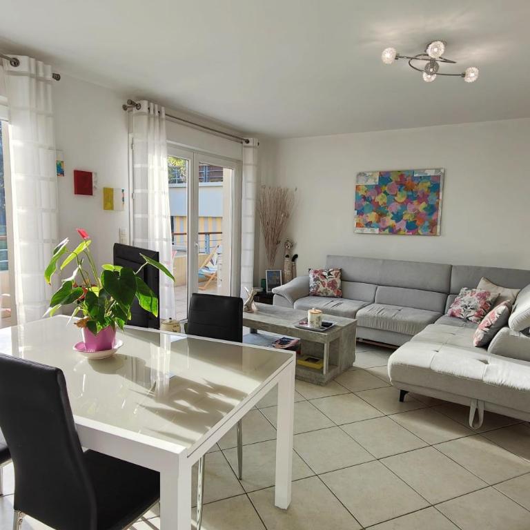 3P spacieux avec terrasse et piscine commune - Appartement - 4