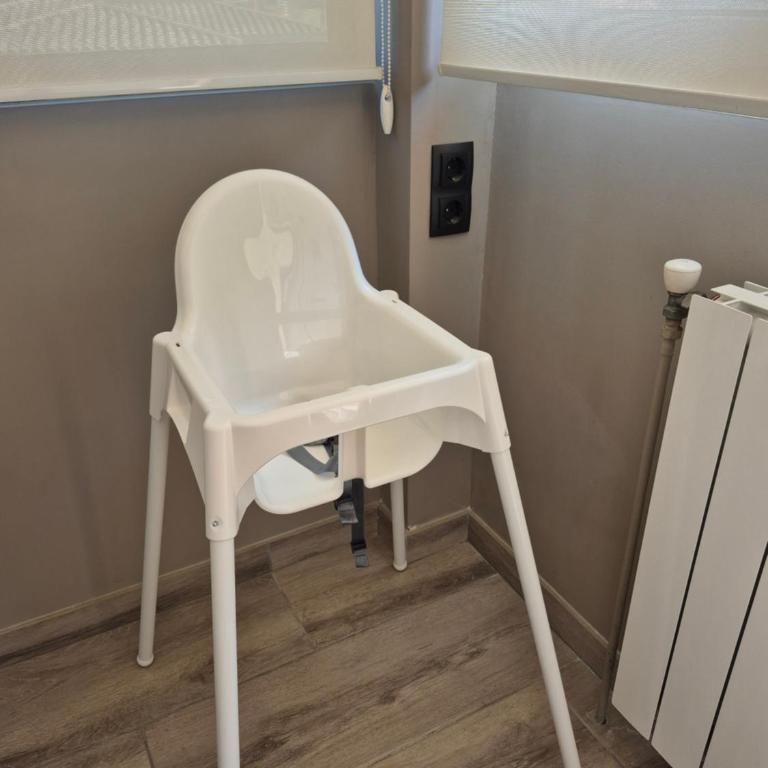 Casa fantástica en zona tranquila Un alojamiento para todos Nuestra casa es perfecta tanto para familias y amigos que buscan descanso, como para ciclistas que desean explorar la zona Para ciclistas ofrecemos un espacio seguro para guardar bicicle - Casa de 5 dormitorios - 33