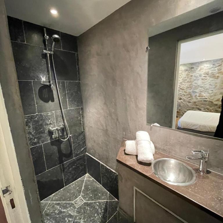 Hotel B Lodge - Grande Chambre Double Supérieure - Rez-de-Chaussée - 7
