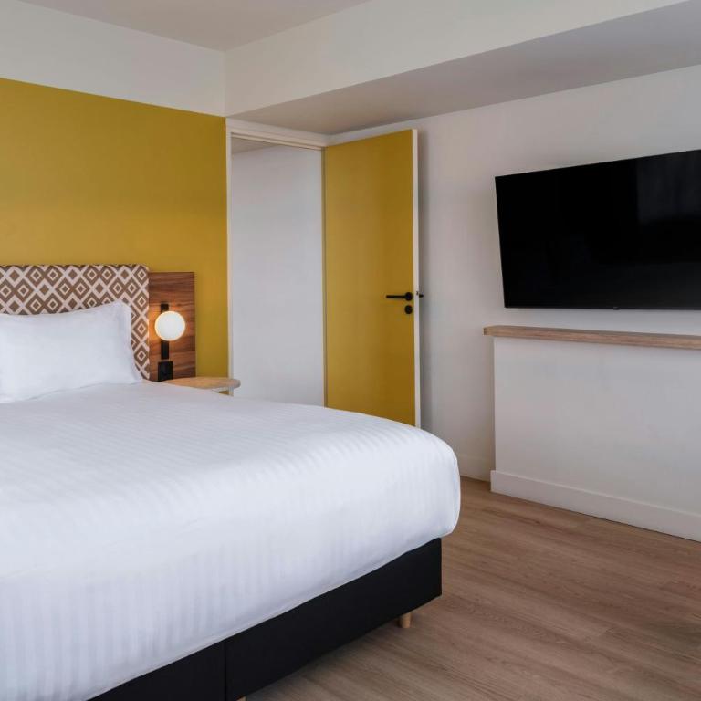 Residence Inn by Marriott Lille - One-Bedroom Apartment with King Bed and Sofa Bed - City View - 3