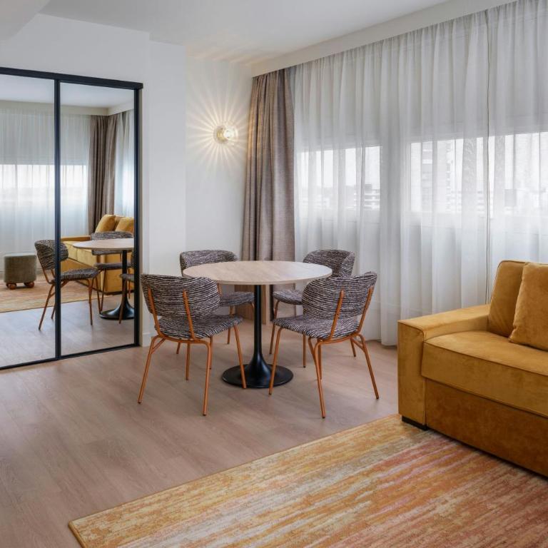 Residence Inn by Marriott Lille - One-Bedroom Deluxe Apartment with City View - High Floor - 1
