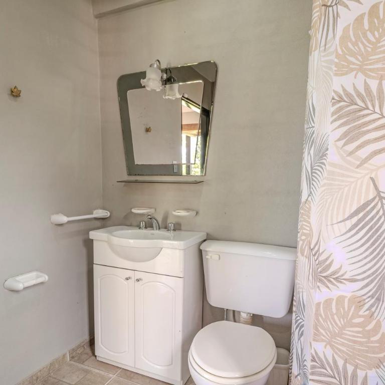 Casa Gracia ideal familias para 8 con pileta - Three-Bedroom House - 35