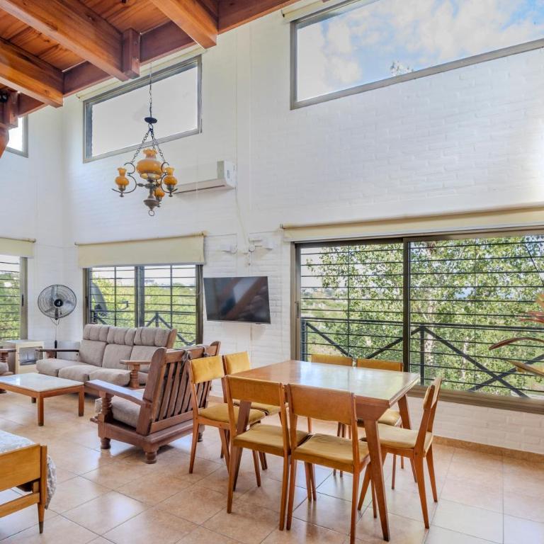 Casa Gracia ideal familias para 8 con pileta - Three-Bedroom House - 40