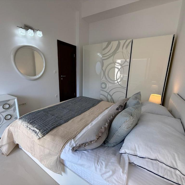 2montenegro VISTA Apartments - One-Bedroom Apartment with Balcony and Sea View - 1