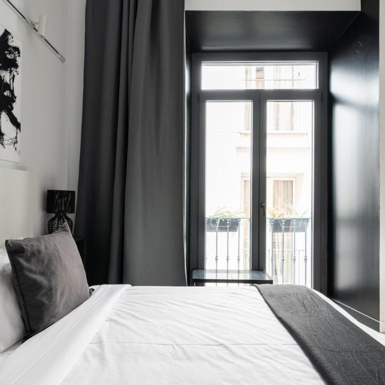 Apartamentos General Castaños 36 - Studio with Balcony - 1