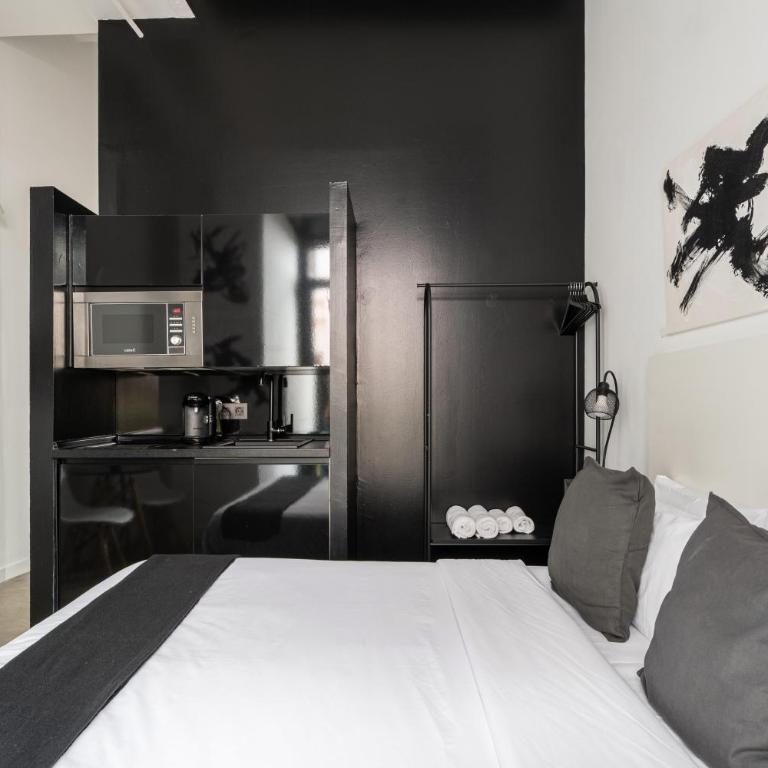 Apartamentos General Castaños 36 - Studio with Balcony - 7