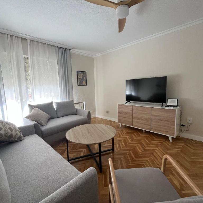 RgHost-Apartamento Cervantes en pleno centro de Córdoba - Apartamento de 3 dormitorios - 2