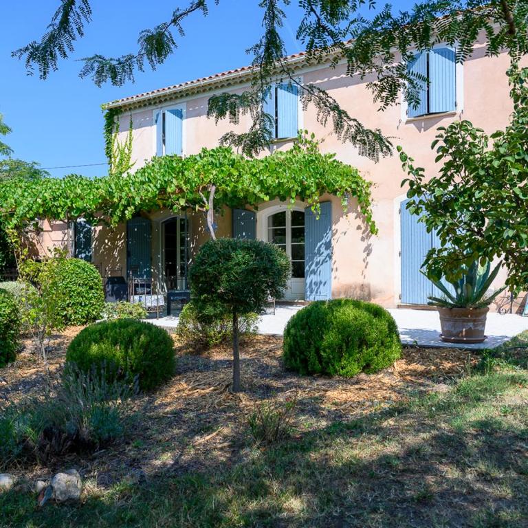La Tarente - Bedoin - Mont Ventoux - 3 étoiles - Mas provençal - 8 à 10 personnes - Idéal famille ou cyclistes - Maison de Vacances 3 Chambres - 5