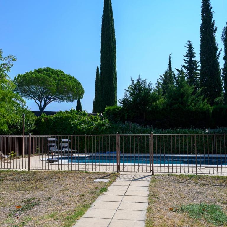 La Tarente - Bedoin - Mont Ventoux - 3 étoiles - Mas provençal - 8 à 10 personnes - Idéal famille ou cyclistes - Maison de Vacances 3 Chambres - 4
