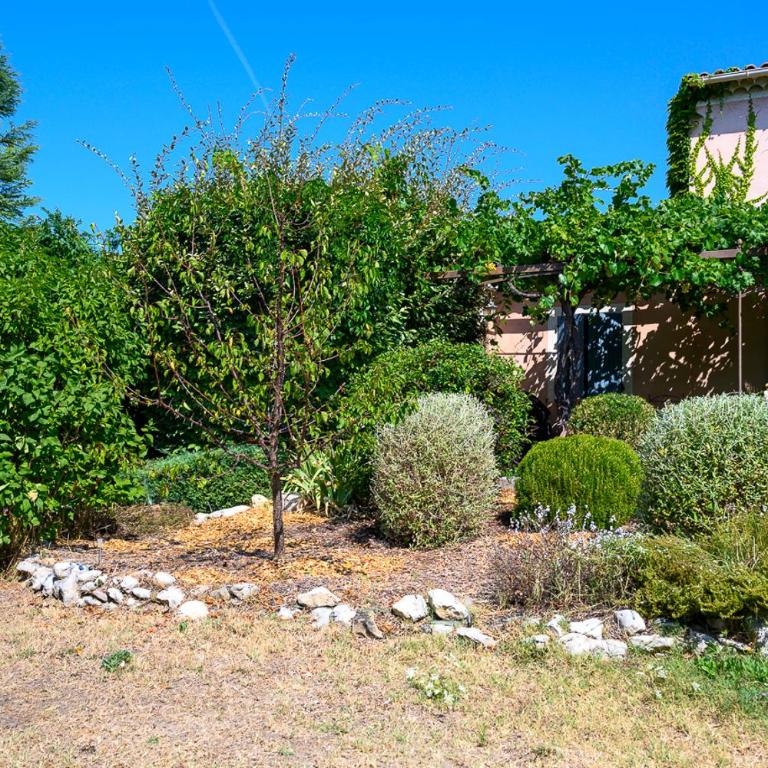 La Tarente - Bedoin - Mont Ventoux - 3 étoiles - Mas provençal - 8 à 10 personnes - Idéal famille ou cyclistes - Maison de Vacances 3 Chambres - 9