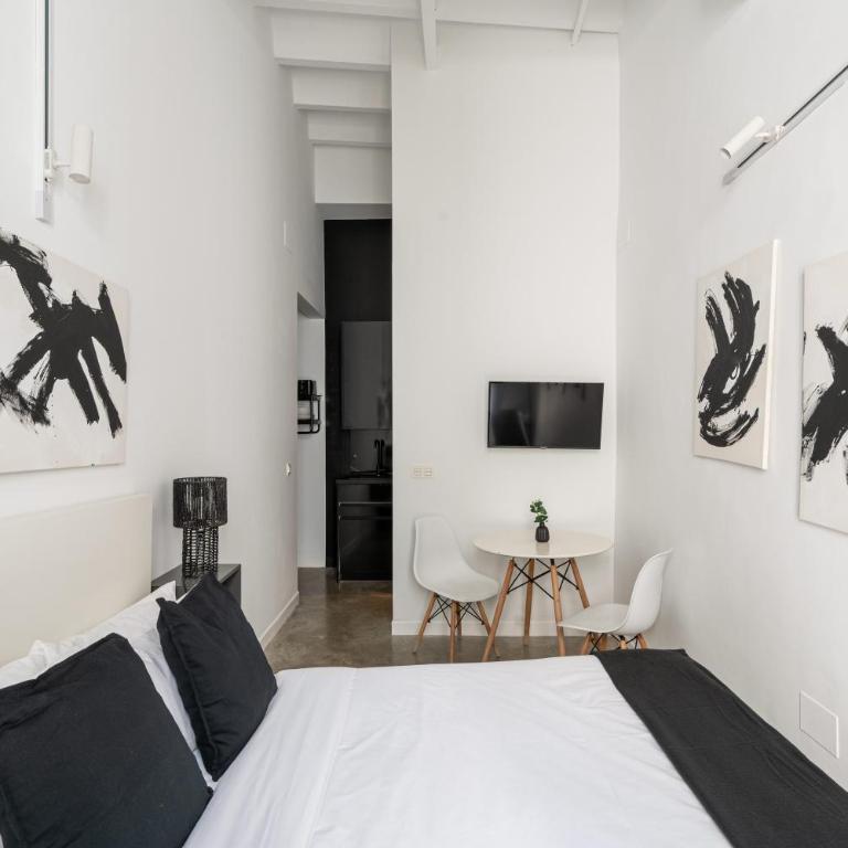 Apartamentos General Castaños 36 - Studio with Balcony - 2