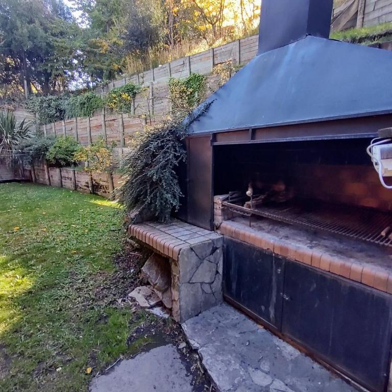 Cabaña rodeada de bosque nativo para 12 c parrilla - Bungalow - 64
