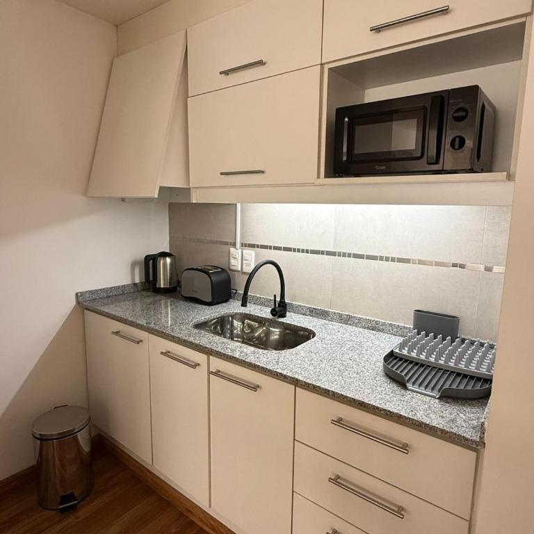 Estudio moderno, la mejor ubicación en Montevideo - One-Bedroom Apartment - 19