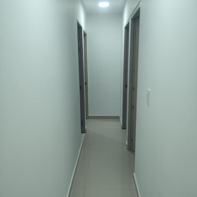 Apartamento amoblado cerca al mar - Three-Bedroom Apartment - 3