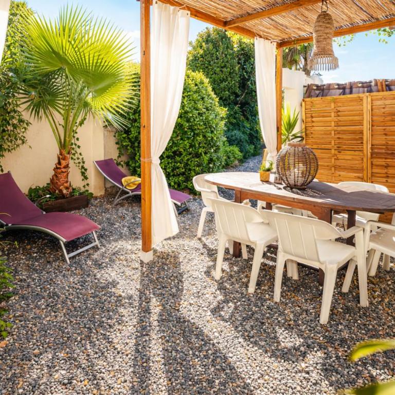 Maison Julia du Rêve D'Azur- plage de la Nartelle à 200M - 2 chambres - Piscine partagée - parking- BBQ- Séjour calme et détente- Draps inclus- check-in 20h maximum - Ferienhaus - 15