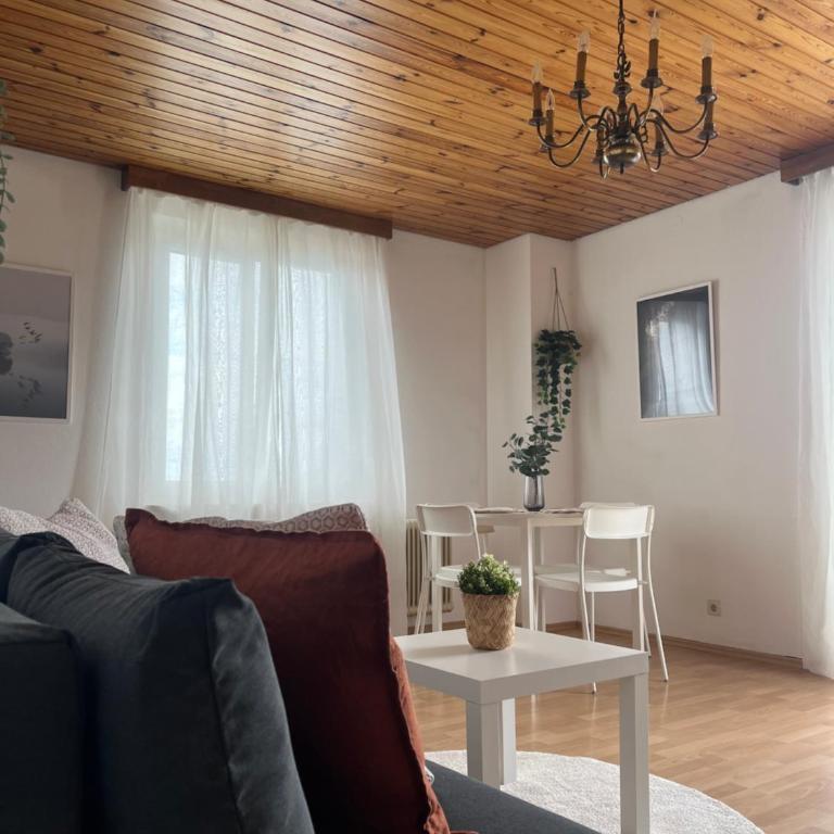 Flo und Vanessas Ferienwohnungen - Apartment mit 1 Schlafzimmer und Seeblick - 3
