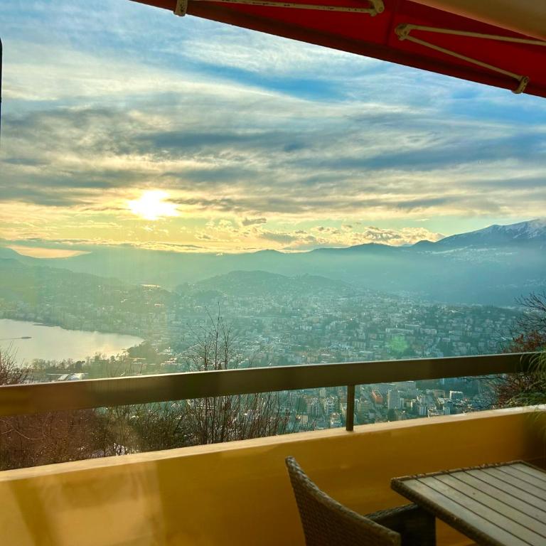 Tessa&Aurora - Incredible Lake View & Pool with Parking - Apartment mit Seeblick - 8