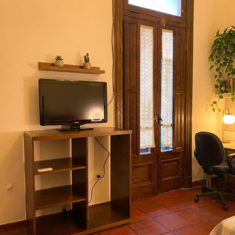 ViaVia BsAs GuestHouse - Habitación con cama grande - 5