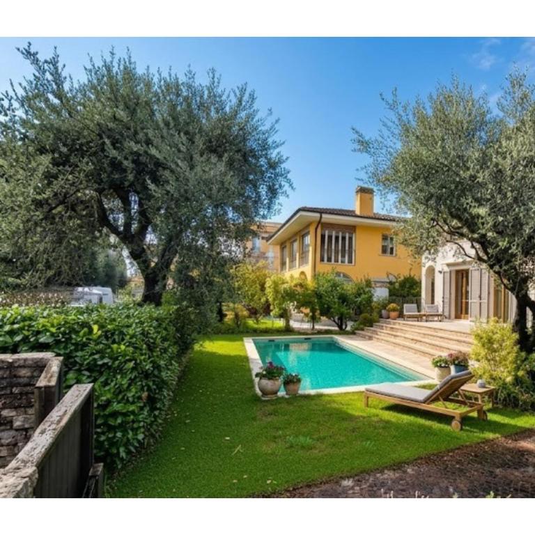 Villa Acqua Blu Gorgeous villa with ample garden - Villa - 1