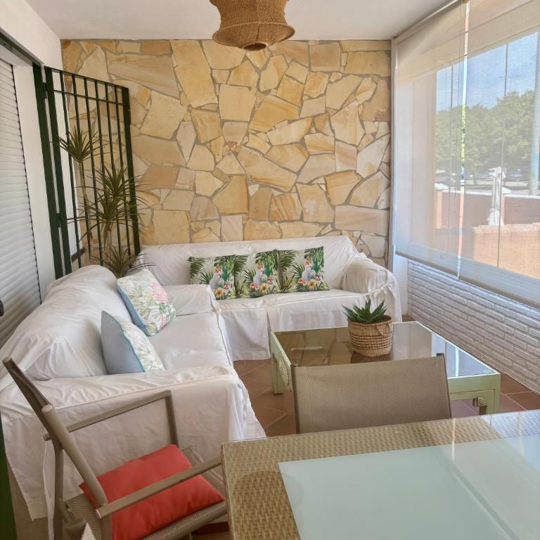 Chalet con piscina privada en primera línea de playa - Villa - 2