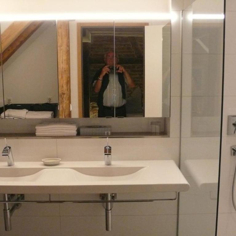 Design trifft Denkmal - Apartment mit 1 Schlafzimmer und Dusche - 4