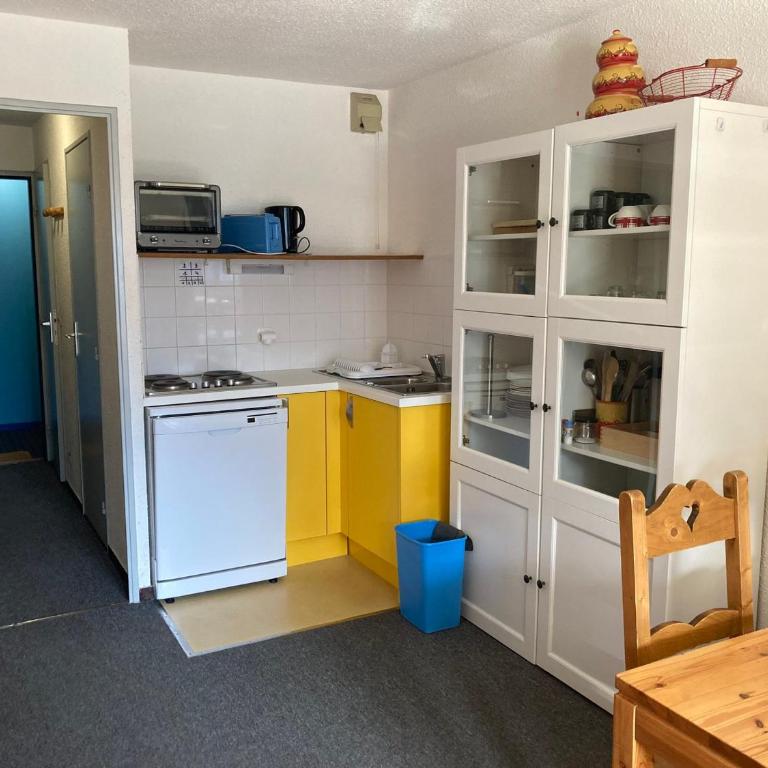Studio cabine 4 pers, balcon, pied des pistes, ascenseur - Apartment mit 1 Schlafzimmer - 8