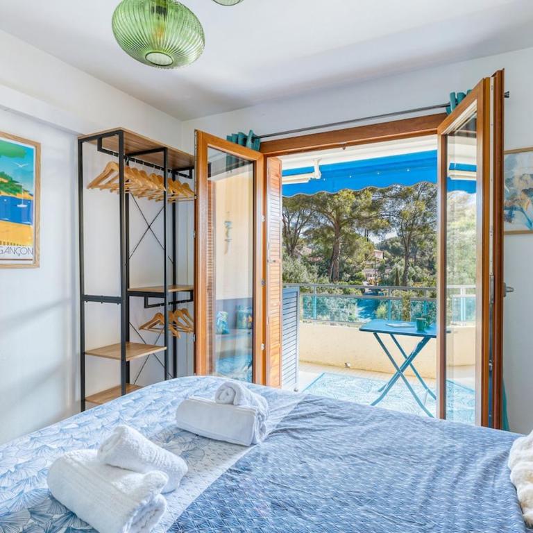 Stunning modern 2 Br with pool 5-min walk to - Appartement 2 Chambres - 8