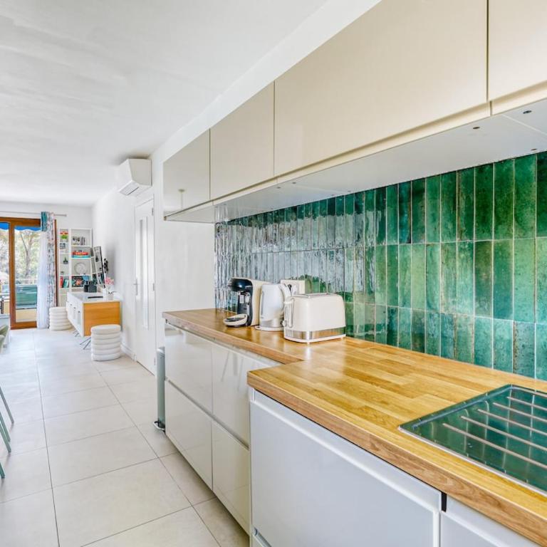 Stunning modern 2 Br with pool 5-min walk to - Appartement 2 Chambres - 12