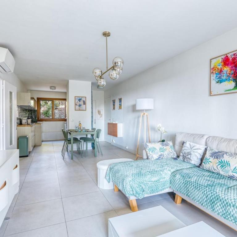 Stunning modern 2 Br with pool 5-min walk to - Appartement 2 Chambres - 27