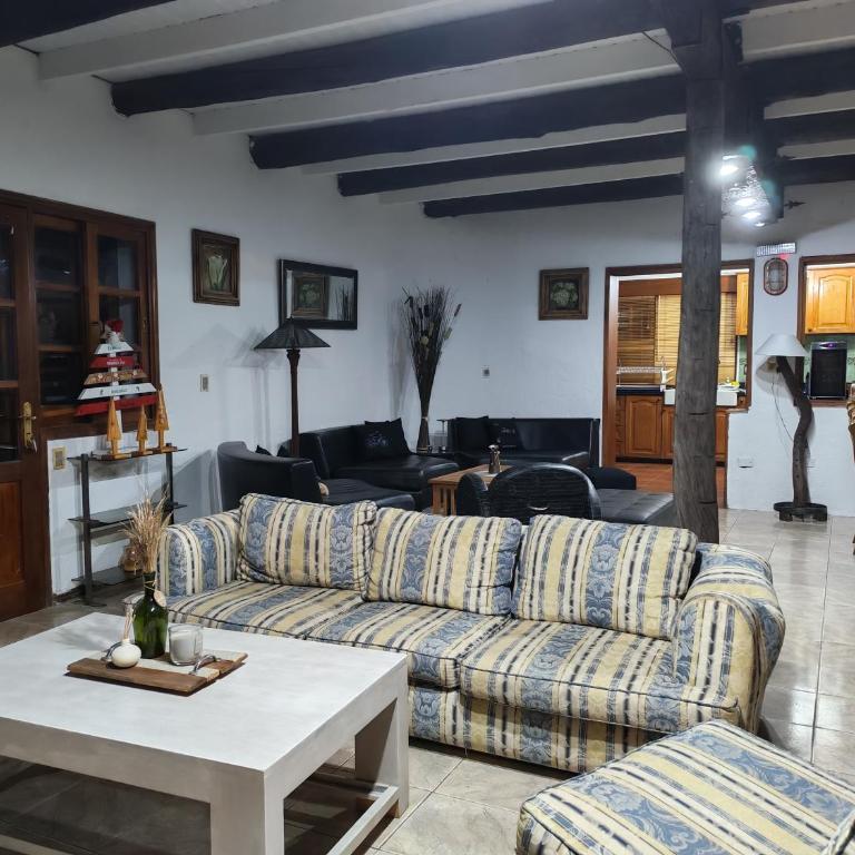 Chacra Monte Verde - Casa de 6 dormitorios - 41