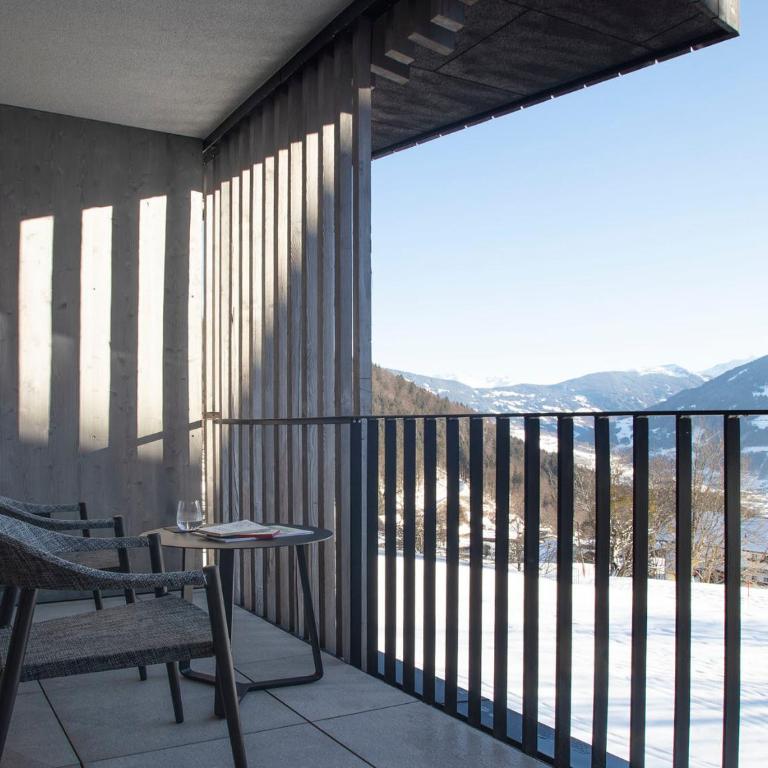 Falkensteiner Family Hotel Montafon - The Leading Hotels of the World - Bergsuite mit Balkon - 8