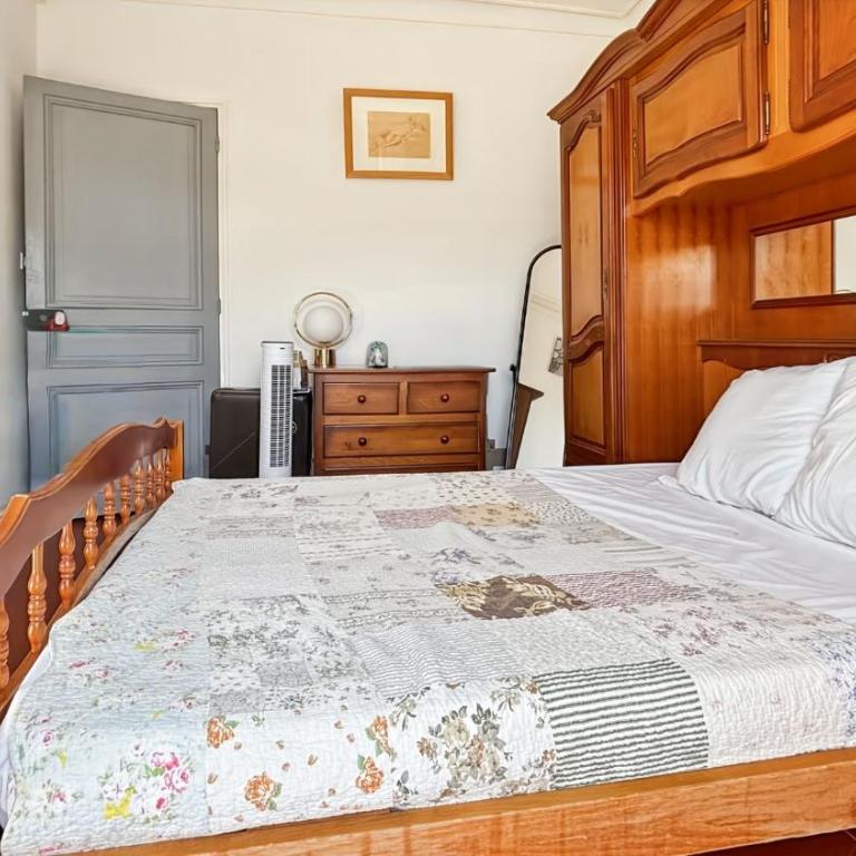 Family 3-Bedroom Apartment Near Downtown Cannes - Apartment - 4