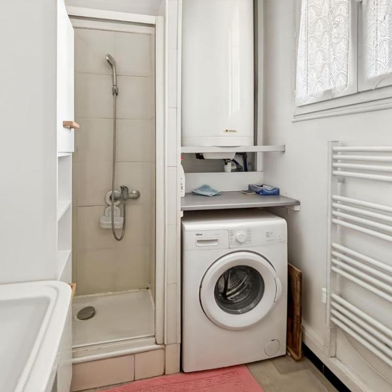 Family 3-Bedroom Apartment Near Downtown Cannes - Apartment - 9