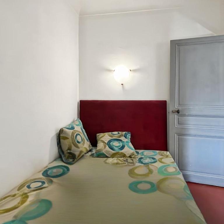 Family 3-Bedroom Apartment Near Downtown Cannes - Apartment - 10