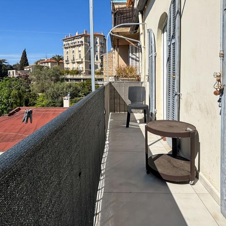 Family 3-Bedroom Apartment Near Downtown Cannes - Apartment - 13