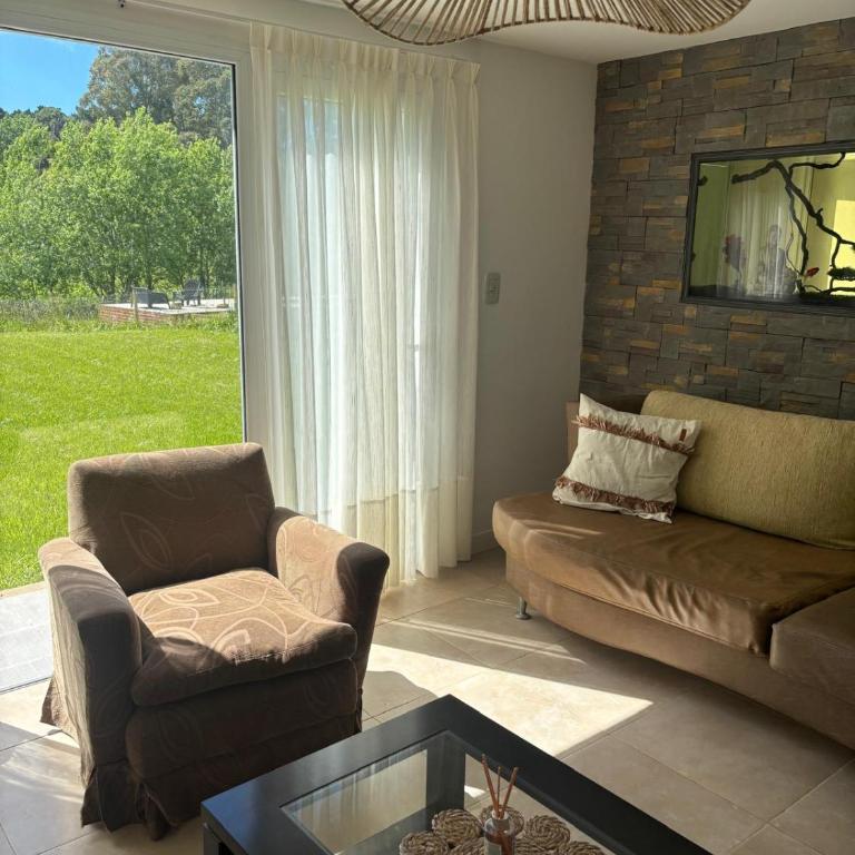 Casa con vista al lago en barrio privado - Casa de 3 dormitorios - 18